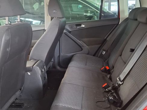 Used 2011 Volkswagen Tiguan S image 8