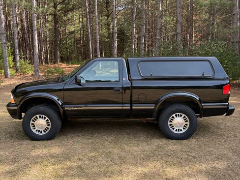 Used 1998 GMC Sonoma SLS w/ Highrider Suspension Pkg image 10