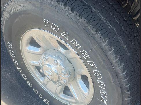 Used 2024 RAM 2500 Tradesman w/ Chrome Appearance Group AWD/4WD image 5