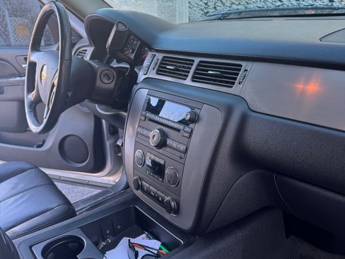 Used 2010 Chevrolet Avalanche LT w/ Suspension Package, Off-Road image 13