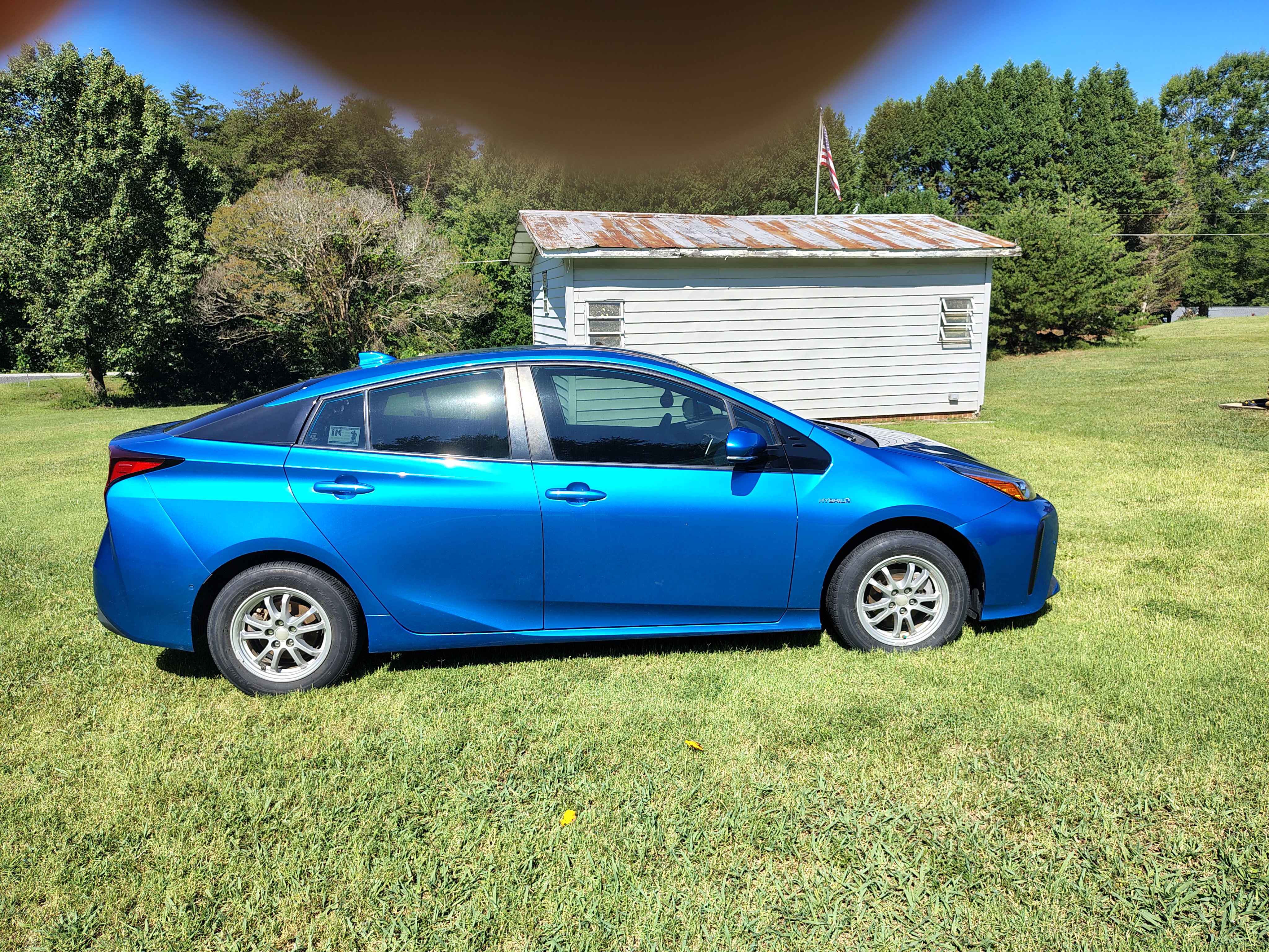 Used 2020 Toyota Prius LE FWD image 12