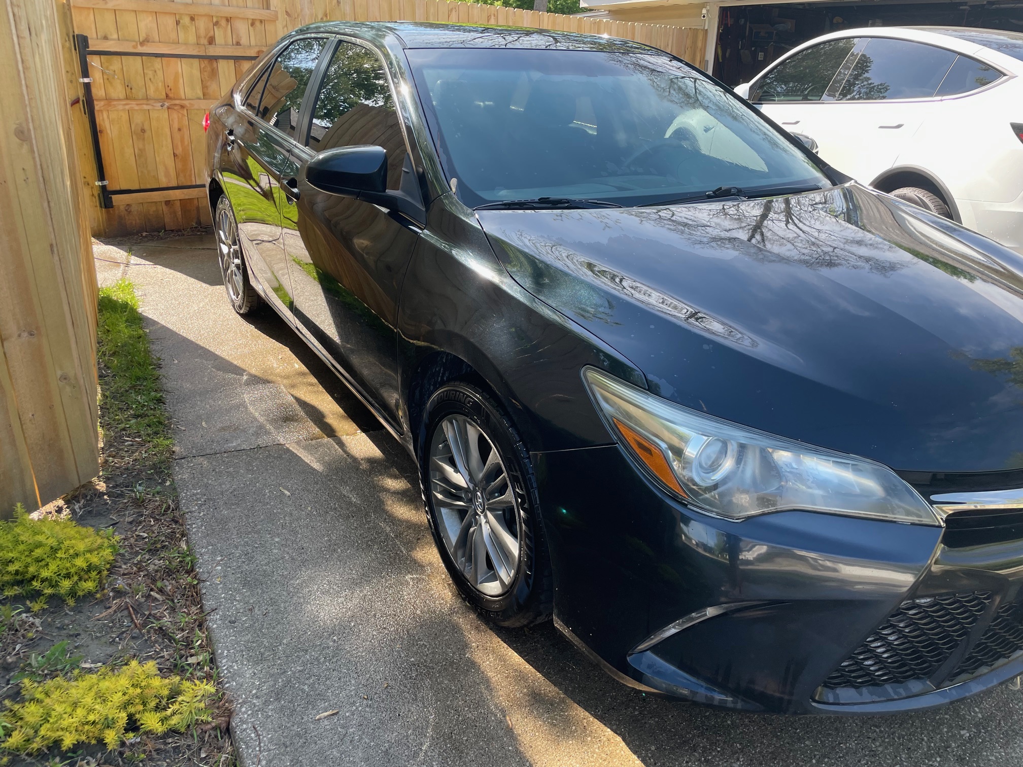 Used 2016 Toyota Camry SE FWD image 1