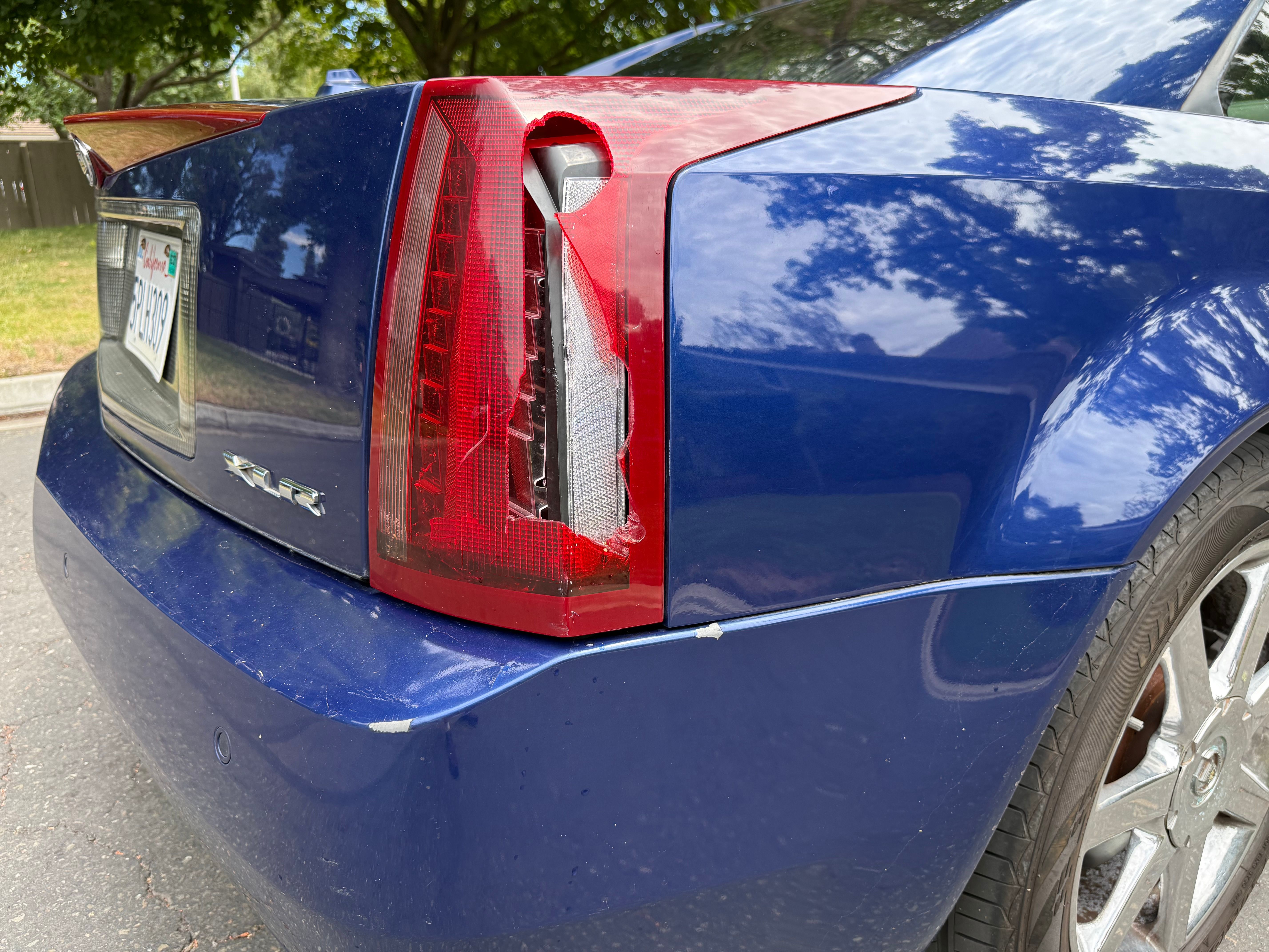 Used 2004 Cadillac XLR RWD image 15