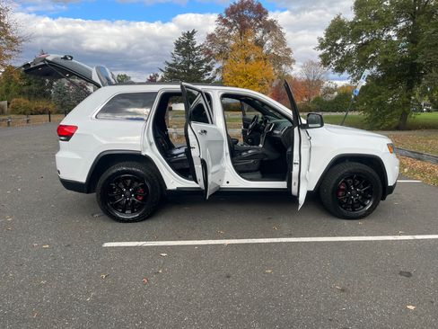 Used 2014 Jeep Grand Cherokee Limited image 22