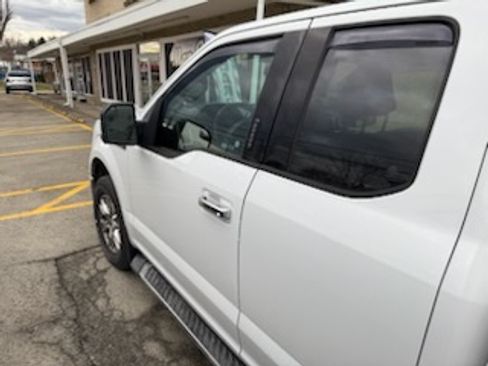 Used 2016 Ford F150 XLT w/ Equipment Group 302A Luxury image 5