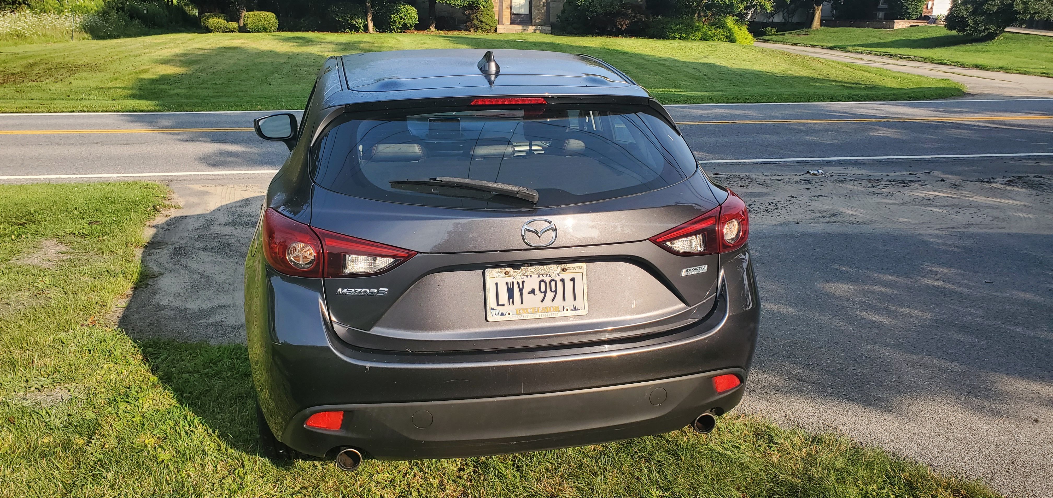 Used 2016 MAZDA MAZDA3 s Grand Touring w/ Technology Package FWD image 8