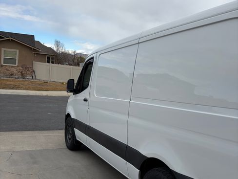 Used 2021 Mercedes-Benz Sprinter 2500 image 5