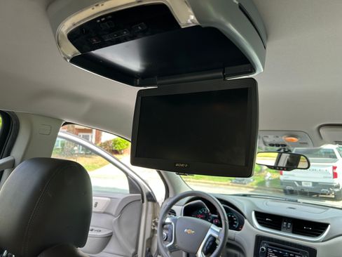 Used 2015 Chevrolet Traverse LT FWD image 20