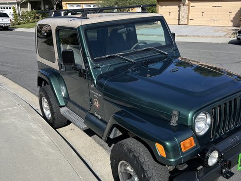 Used 2001 Jeep Wrangler Sahara image 2