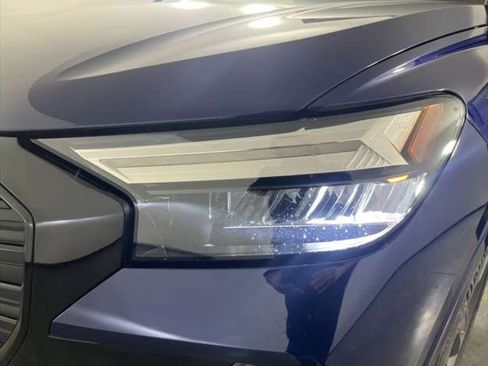 Used 2023 Audi Q4 e-tron Premium w/ Convenience Package image 9