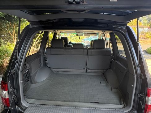 Used 2007 Toyota Land Cruiser w/ Convenience Pkg image 14