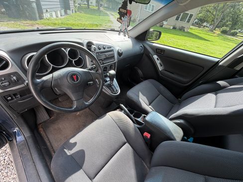 Used 2007 Pontiac Vibe w/ Preferred Package FWD image 10