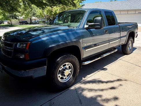 Used 2006 Chevrolet Silverado 2500 LT w/ Skid Plate Package AWD/4WD image 1