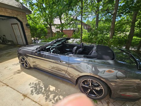 Used 2017 Ford Mustang GT Premium w/ Equipment Group 401A RWD image 5
