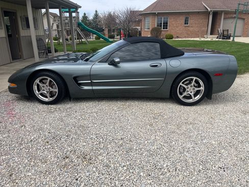 Used 2003 Chevrolet Corvette Convertible w/ Preferred Equipment Group1 RWD image 1