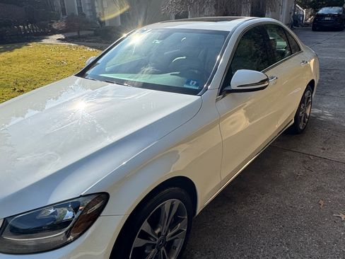 Used 2018 Mercedes-Benz C 300 4MATIC Sedan image 4