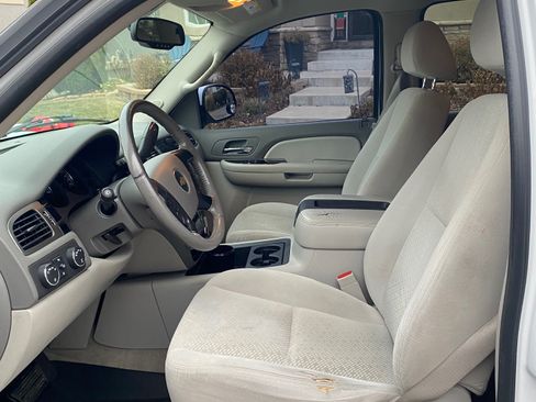 Used 2007 Chevrolet Suburban LT image 12