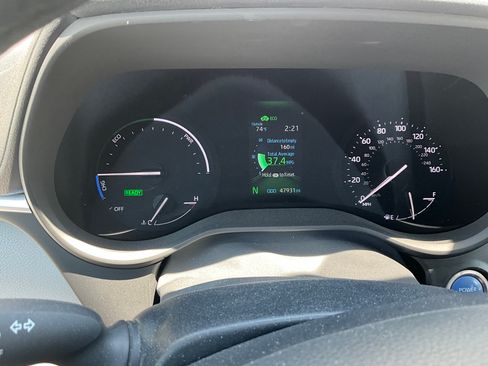 Used 2022 Toyota Sienna XLE w/ XLE Plus Package FWD image 9