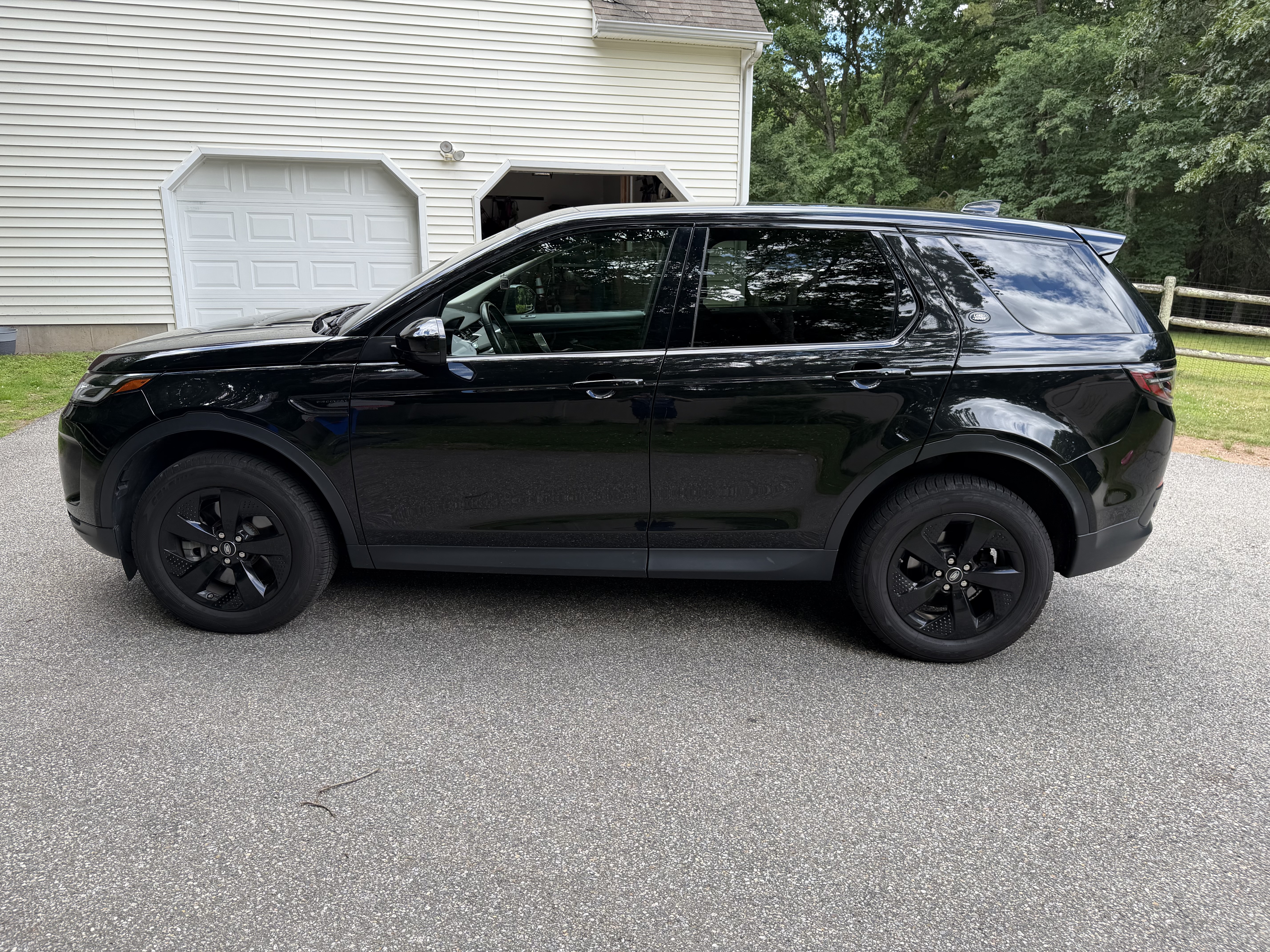 Used 2020 Land Rover Discovery Sport SE AWD/4WD image 4