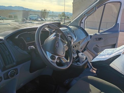 Used 2018 Ford Transit 350 XLT image 5