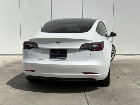 Used 2021 Tesla Model 3 Standard Range Plus image 4