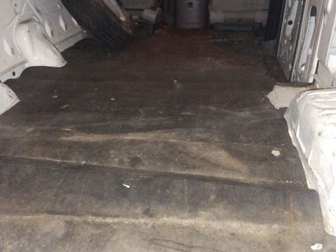 Used 2001 Ford E-250 and Econoline 250 RWD image 10
