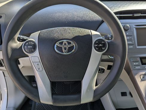 Used 2015 Toyota Prius Two image 20