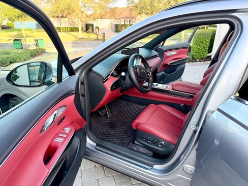 Used 2024 Genesis GV70 3.5T Sport w/ Sport Prestige Package image 8