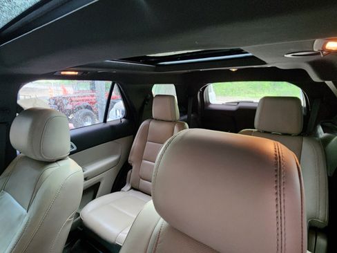 Used 2014 Ford Explorer Limited w/ Equipment Group 302A image 11