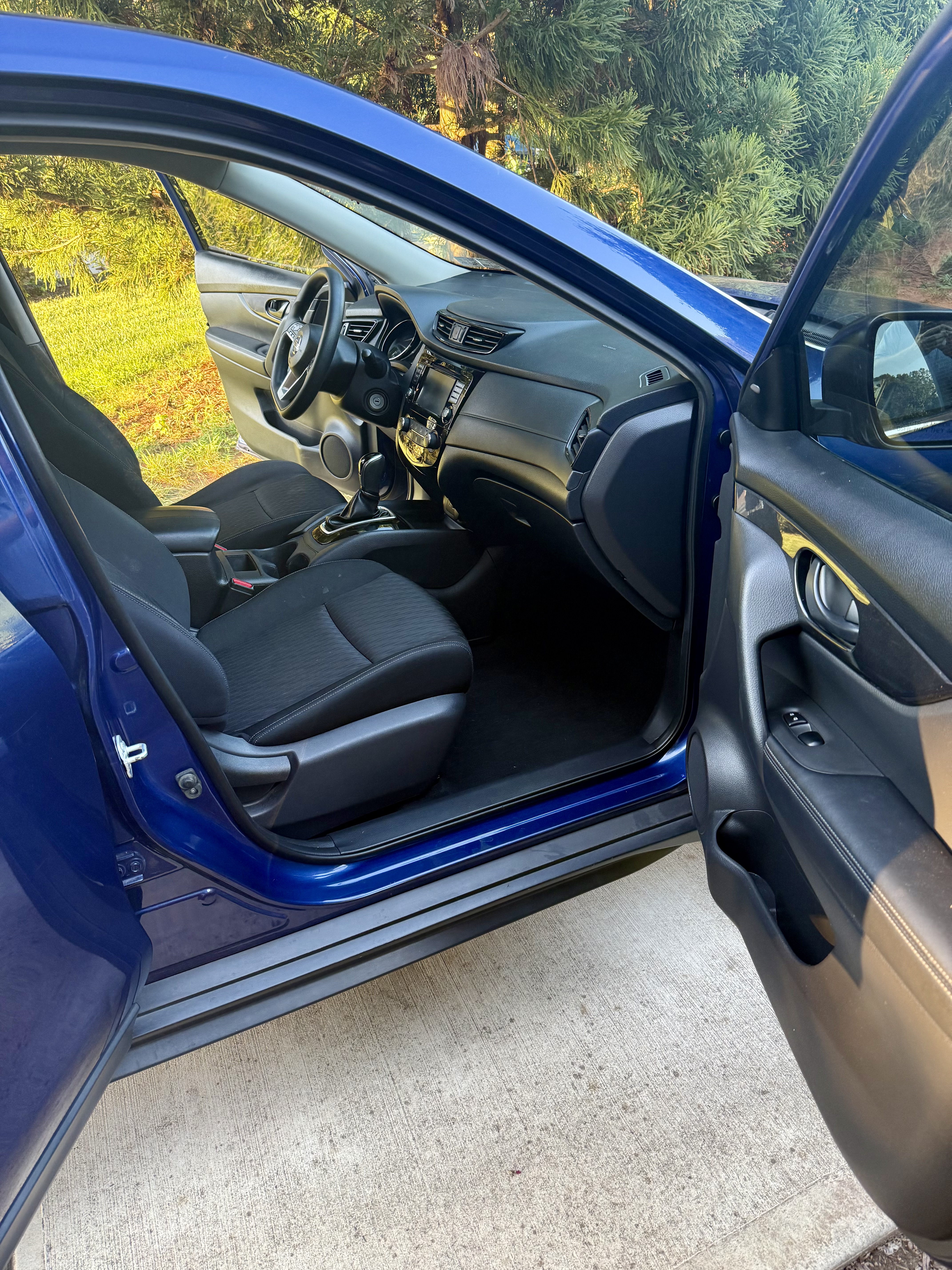 Used 2020 Nissan Rogue S AWD/4WD image 9