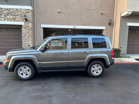 Used 2014 Jeep Patriot Sport w/ Power Value Group image 5