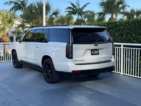 Used 2021 Cadillac Escalade ESV Sport Platinum w/ LPO, ONYX Package image 15