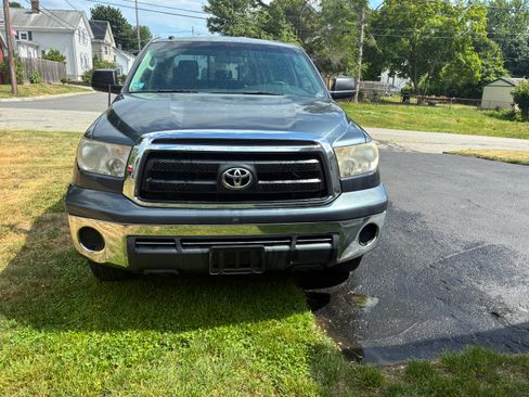 Used 2010 Toyota Tundra 4x4 Double Cab image 4