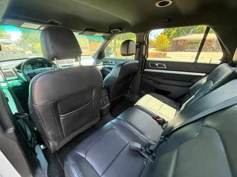 Used 2017 Ford Explorer XLT w/ Equipment Group 202A FWD image 13