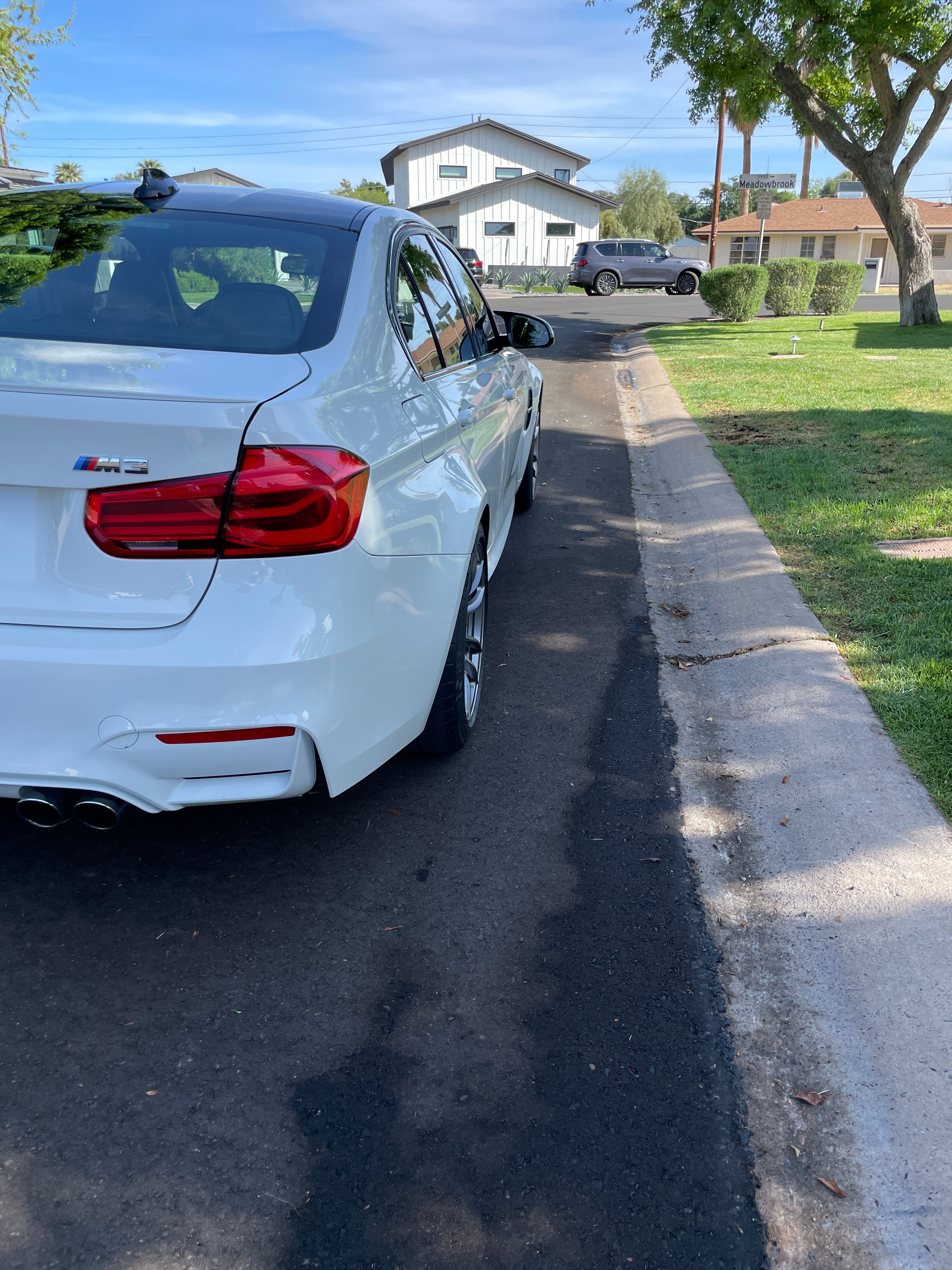 Used 2018 BMW M3 RWD image 4