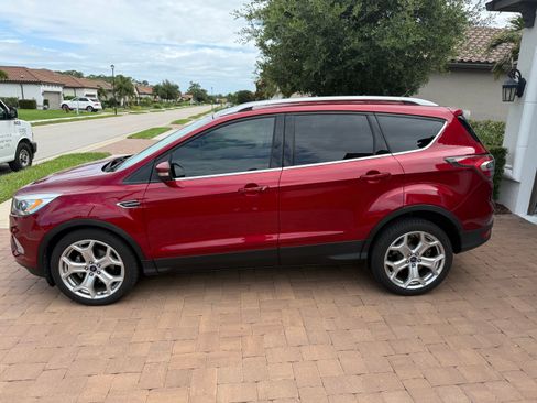 Used 2017 Ford Escape Titanium FWD image 12