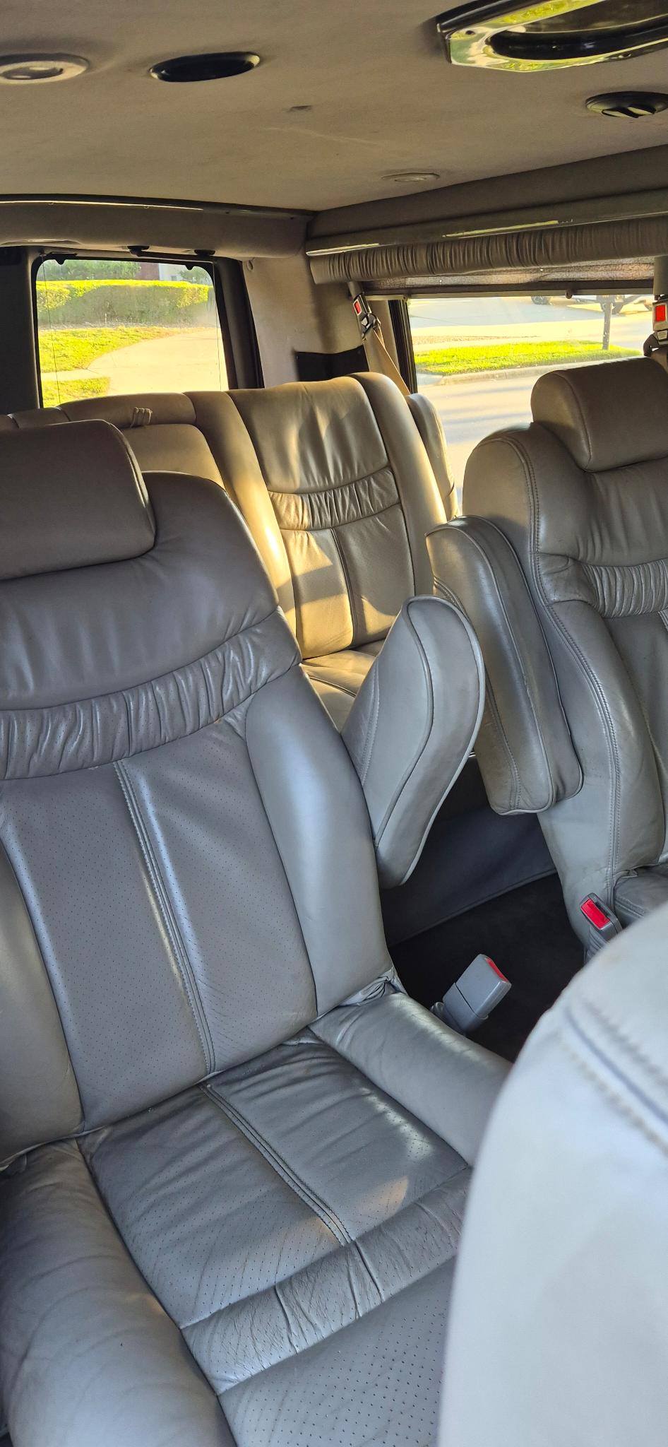 Used 2005 Chevrolet Express 2500 Extended w/ Preferred Equipment Group RWD image 11