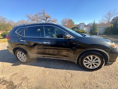 Used 2017 Nissan Rogue SV