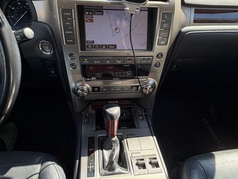 Used 2015 Lexus GX 460 w/ Premium Package image 22