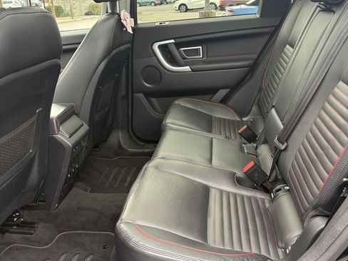 Used 2018 Land Rover Discovery Sport HSE image 11