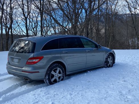 Used 2012 Mercedes-Benz R 350 4MATIC image 2