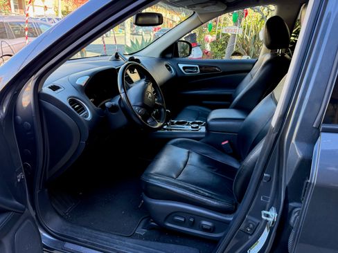 Used 2013 Nissan Pathfinder SL w/ Trailer Tow Pkg image 13