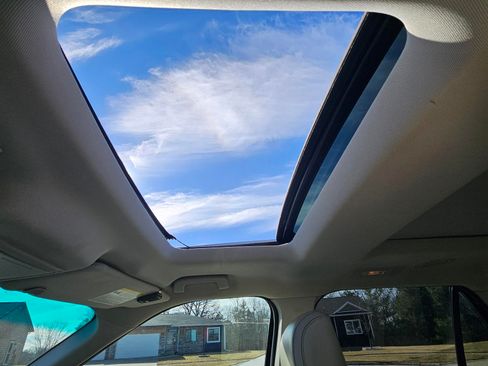 Used 2017 Ford Explorer Platinum image 13