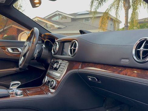 Used 2014 Mercedes-Benz SL 63 AMG image 20
