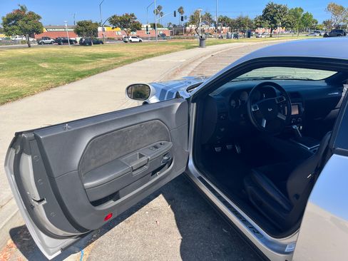 Used 2010 Dodge Challenger SRT8 w/ SRT Option Group II RWD image 5