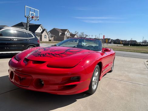 Used 2002 Pontiac Firebird Trans Am image 1