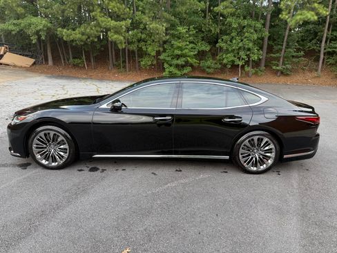 Used 2021 Lexus LS 500 w/ Accessory Package (Z1) RWD image 23