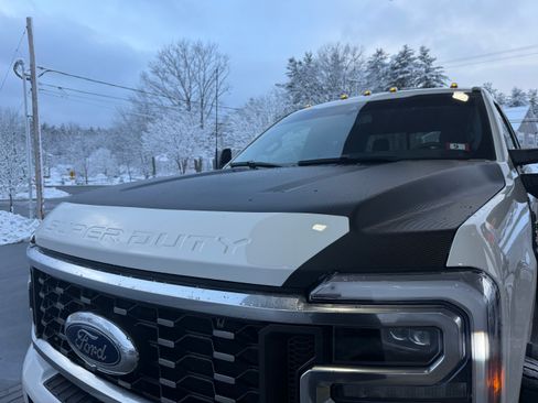 Used 2025 Ford F350 Platinum w/ FX4 Off-Road Package image 3