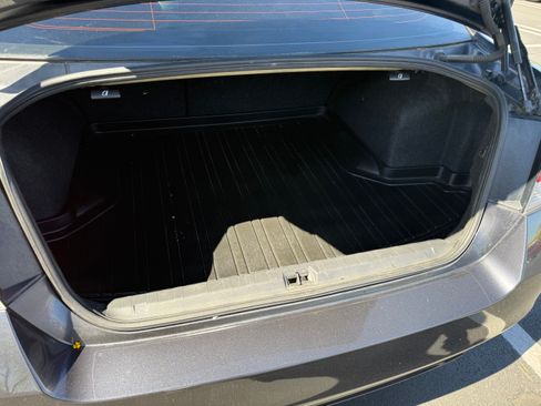 Used 2012 Subaru Legacy 3.6R Limited w/ Popular Pkg 2 image 9