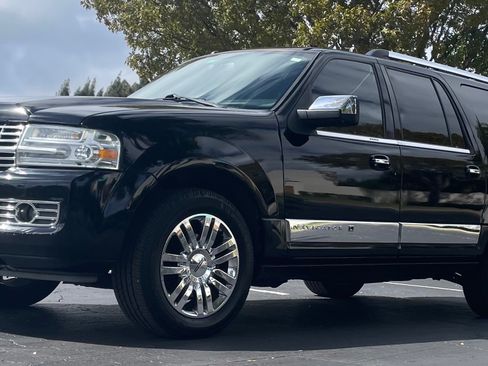 Used 2008 Lincoln Navigator L 2WD image 4